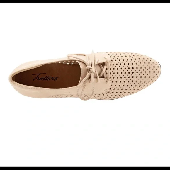 Trotters | NWB Lizzie Oxford Perforated Shoes - 10.5N - Picture 3 of 9